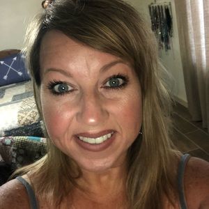 Meet your Posher, Eleisha